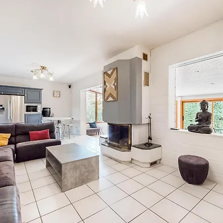 4 Bedroom Pet Friendly In Queyrac