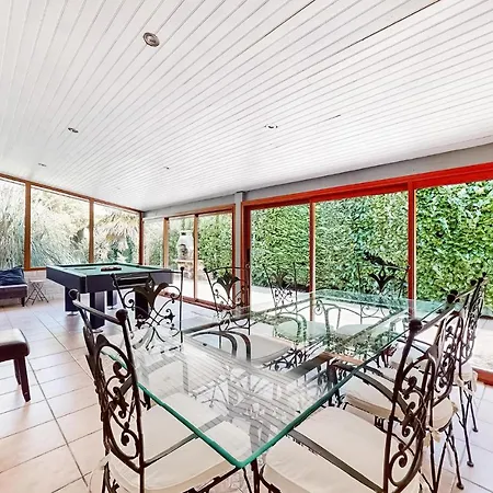 4 Bedroom Pet Friendly In