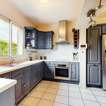 Feriehus 4 Bedroom Pet Friendly In Queyrac
